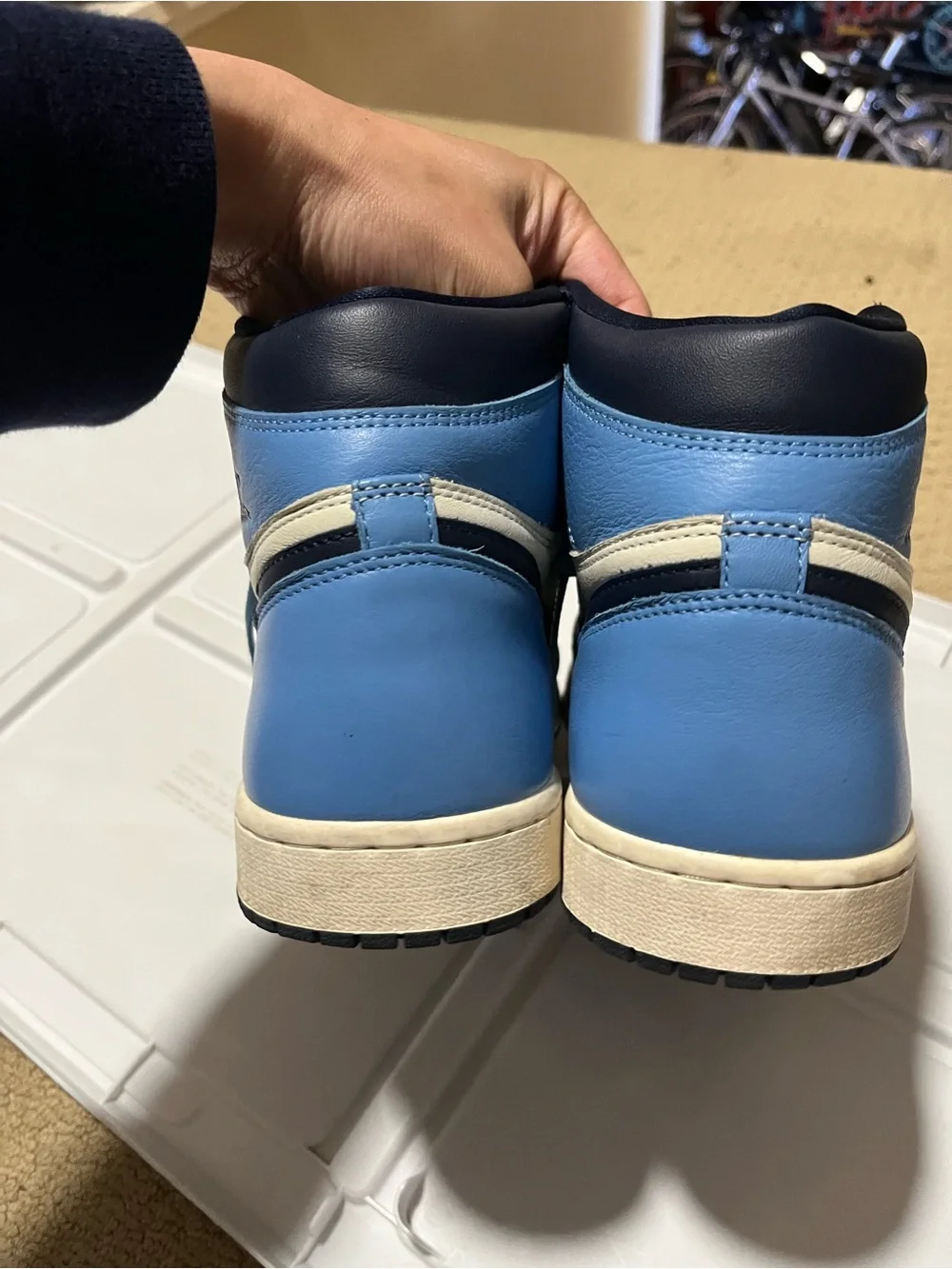 Nike Air Jordan 1 Retro OG High Obsidian UNC 2019 Size 12 555088–140